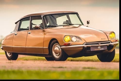 The Citroën DS: The Car That Fell from the Future-main-picture